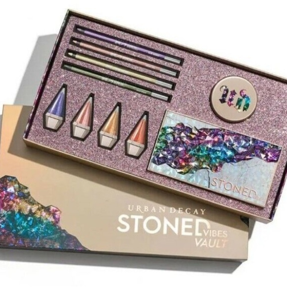 Urban Decay stoned vibes makeup vault. NIB in its original packaging.